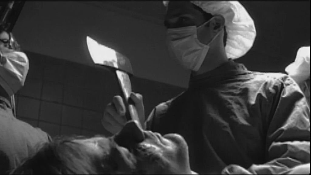 Graveyard Alive : A Zombie Nurse In Love (ETRM012)