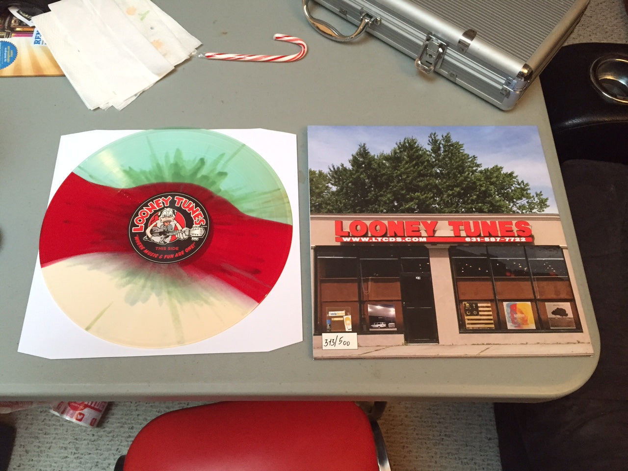 KEVIN DEVINE- LIVE AT LOONEY TUNES (ETR048)