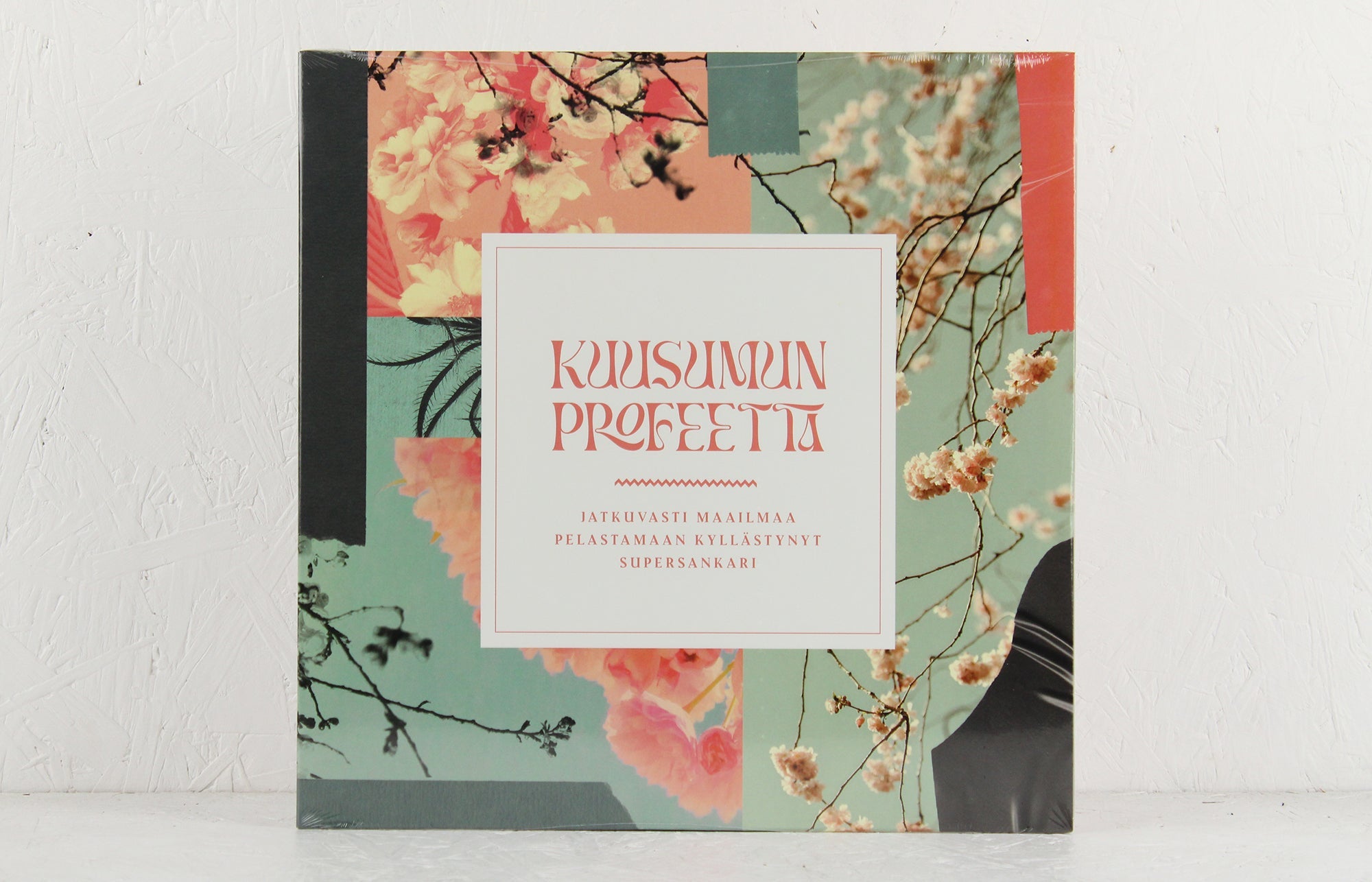Jatkuvasti Maailmaa Pelastamaan Kyllästynyt Supersankari – Vinyl 2LP
